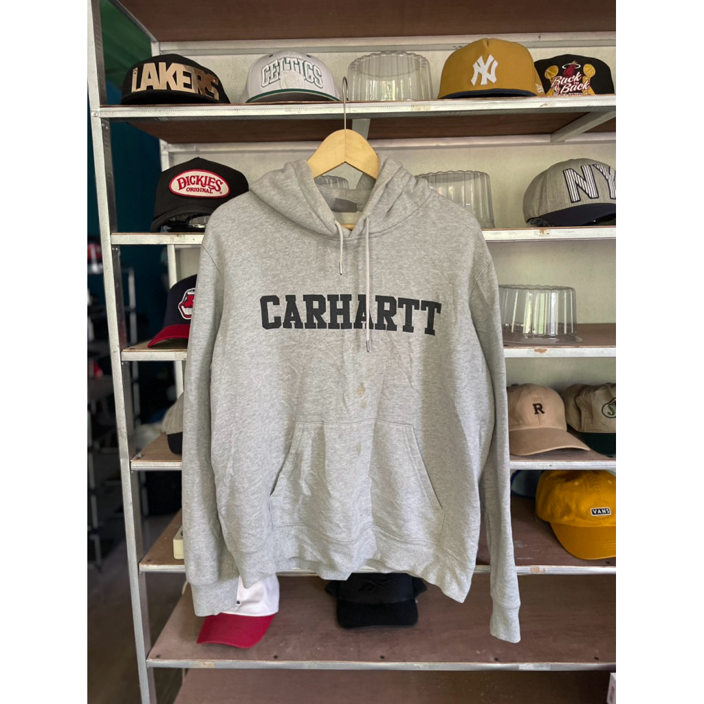 hoodie carharrt spell out second
