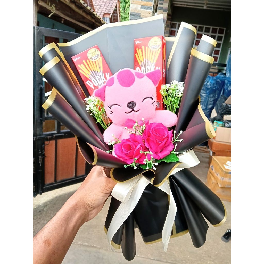 BUKET BONEKA SNACK, BUKET WISUDA BONEKA ,BUKET KELULUSAN
