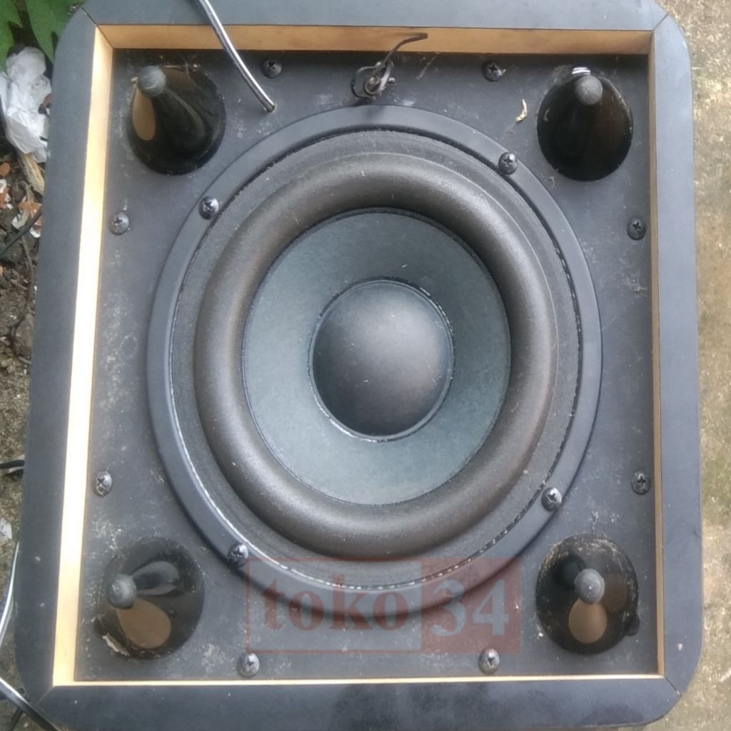 subwoofer pasif bawaan politron TV LED 32 inch