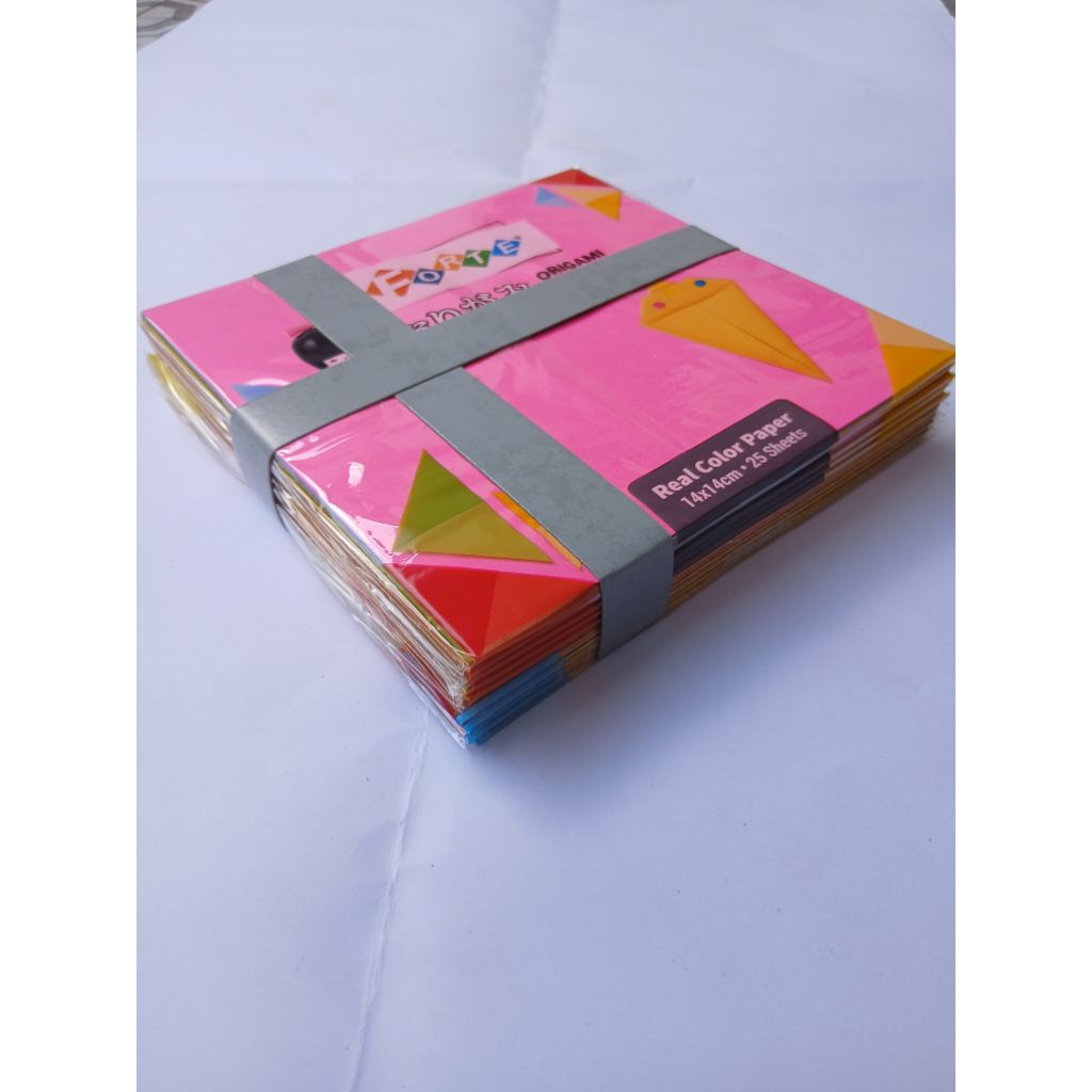 

Origami Bolak Balik, Merk Forte, 1 Ikat Isi 10 Pak, Uk. 14 x 14 cm (25 Sheets)