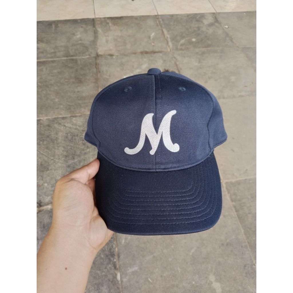 Topi Inisial M Asics