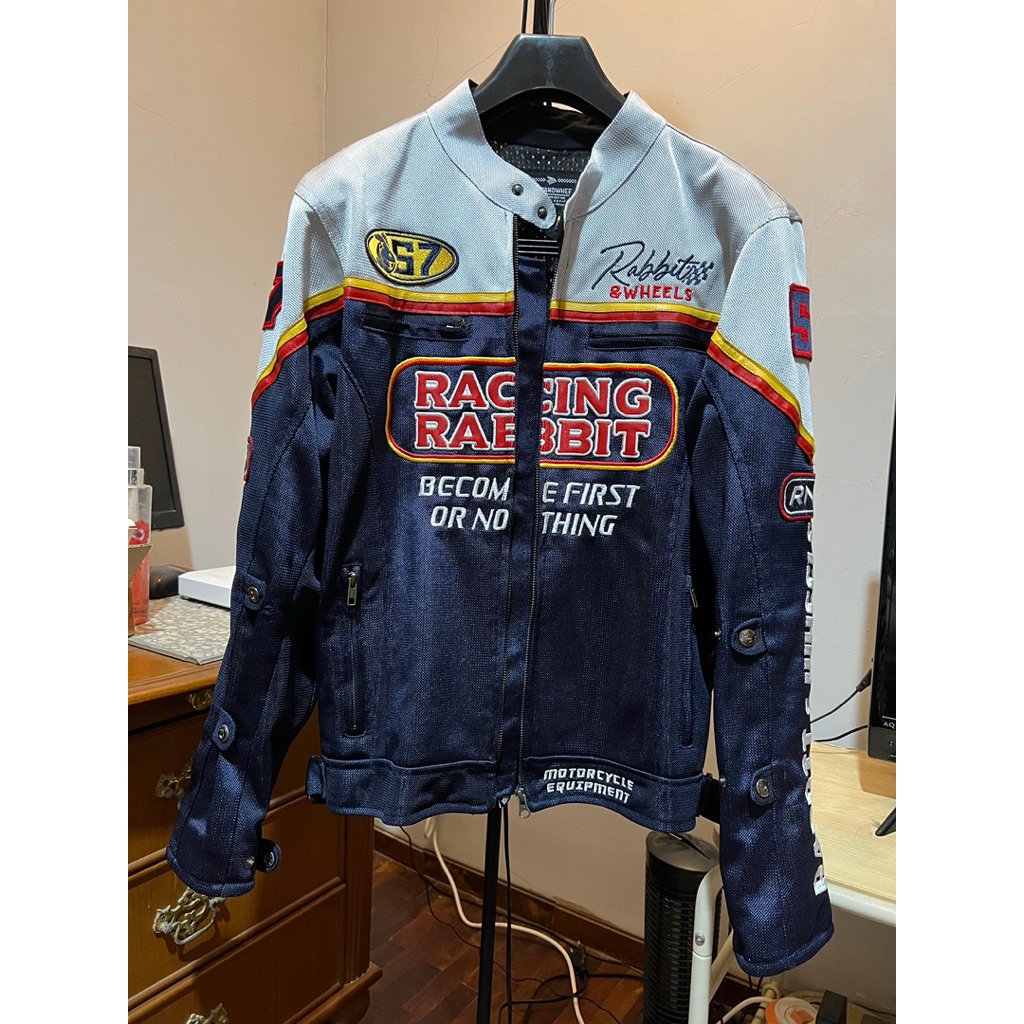 Rabbit And Wheels Ocean