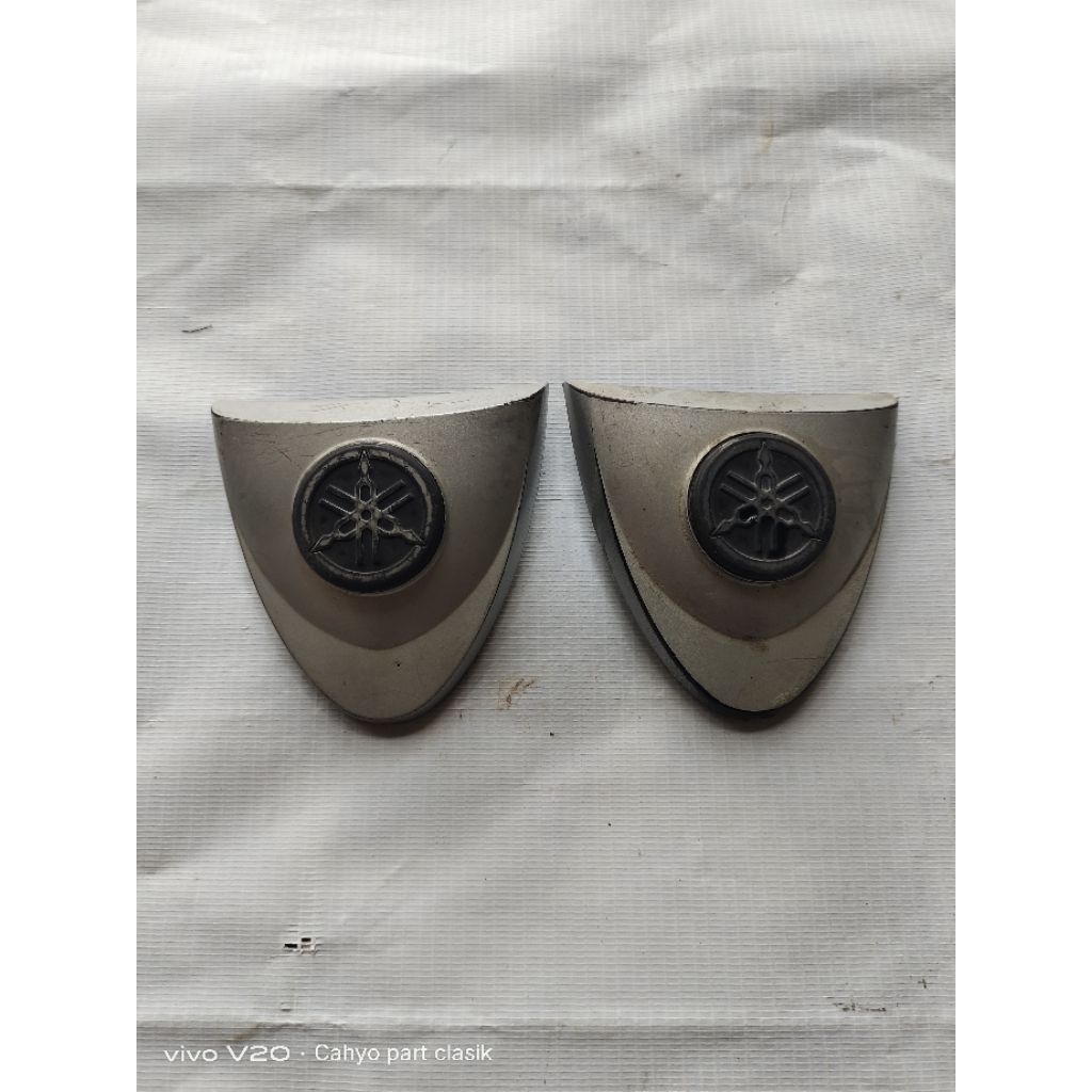 Emblem dasi depan Yamaha Vega lama Yamaha fis r