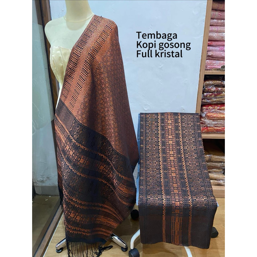 Tumtuman Tanpa Sambungan Nuansa Warna Kopi Gosong Full Kristal