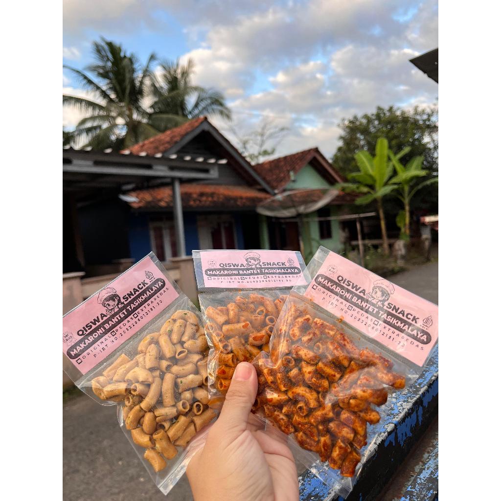 

MAKARONI BANTET 40GR ORIGINAL PEDAS EXTRA PEDAS DAUN JERUK QISWA SNACK