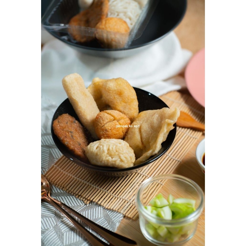 

Pempek Palembang Ko Apit | Pempek Asli Palembang Paket Komplit