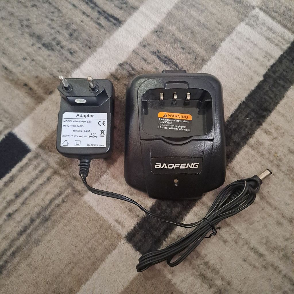 Charger Adaptor dan Dudukan HT Baofeng UV-B5 UV-B6 Voxter Berlin Taffware Pofung Desktop Model CH-B