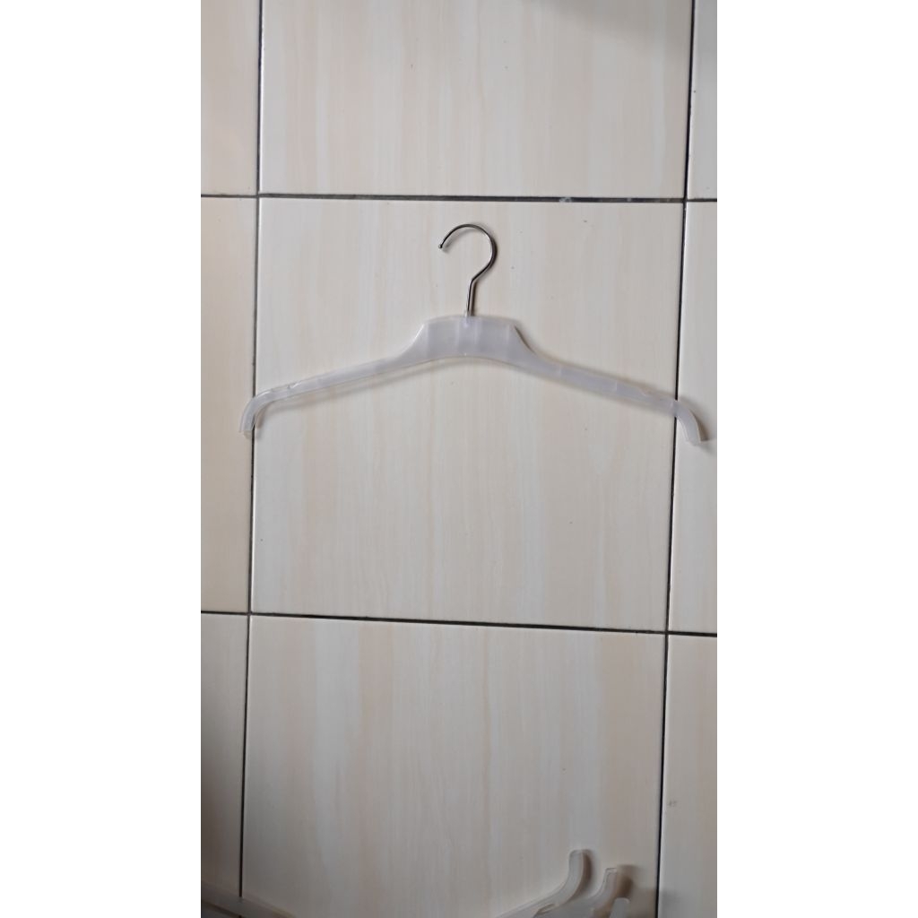 Hanger Plastik Dewasa Bekas Masih Bagus