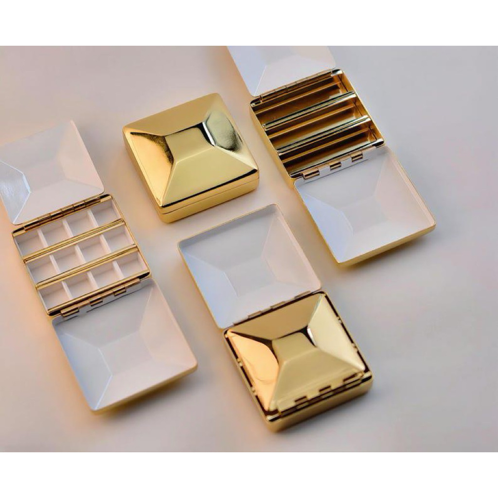 

Natsune Brass Palette 3 Fold