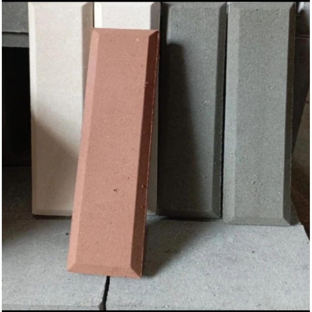 Bata tempel Roster minimalis dekorasi dinding