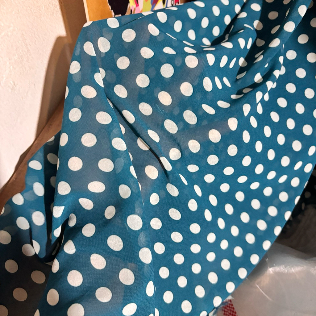 Kain Ceruty Babydol Motif Polkadot Elegan – Bahan Gamis & Dress Mewah zk