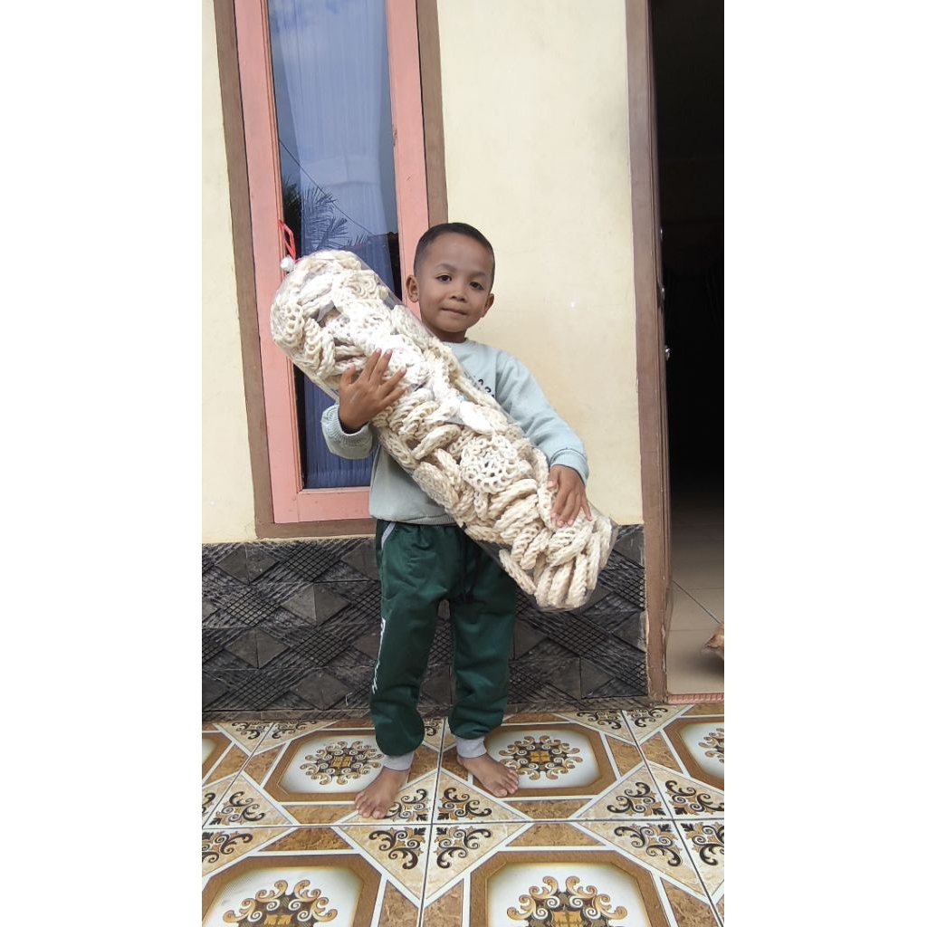 

Kerupuk Putih Kemasan Guling Rasa Ikan sumber sari 250grm