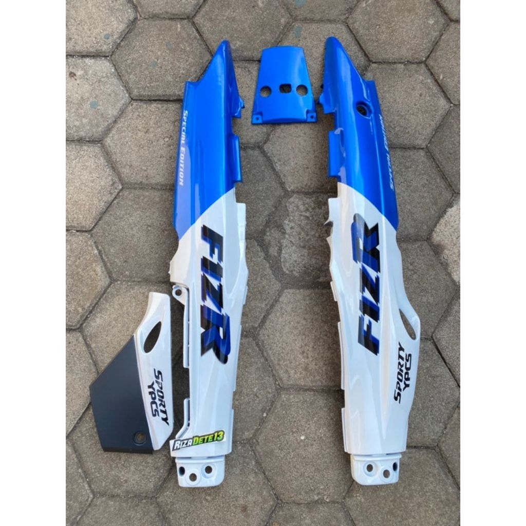 cover Body Belakang Fiz R+bok aki set stiker