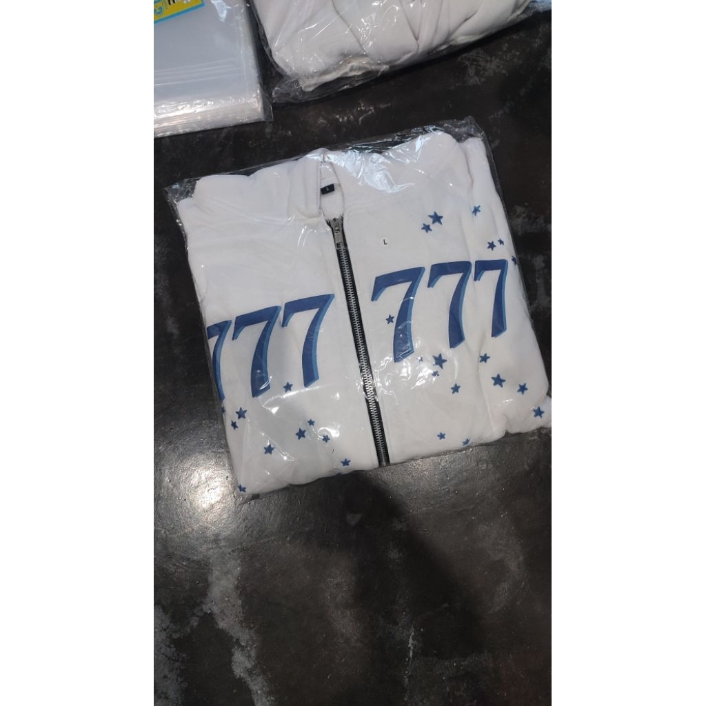 Hoodie 777 size M&Xl