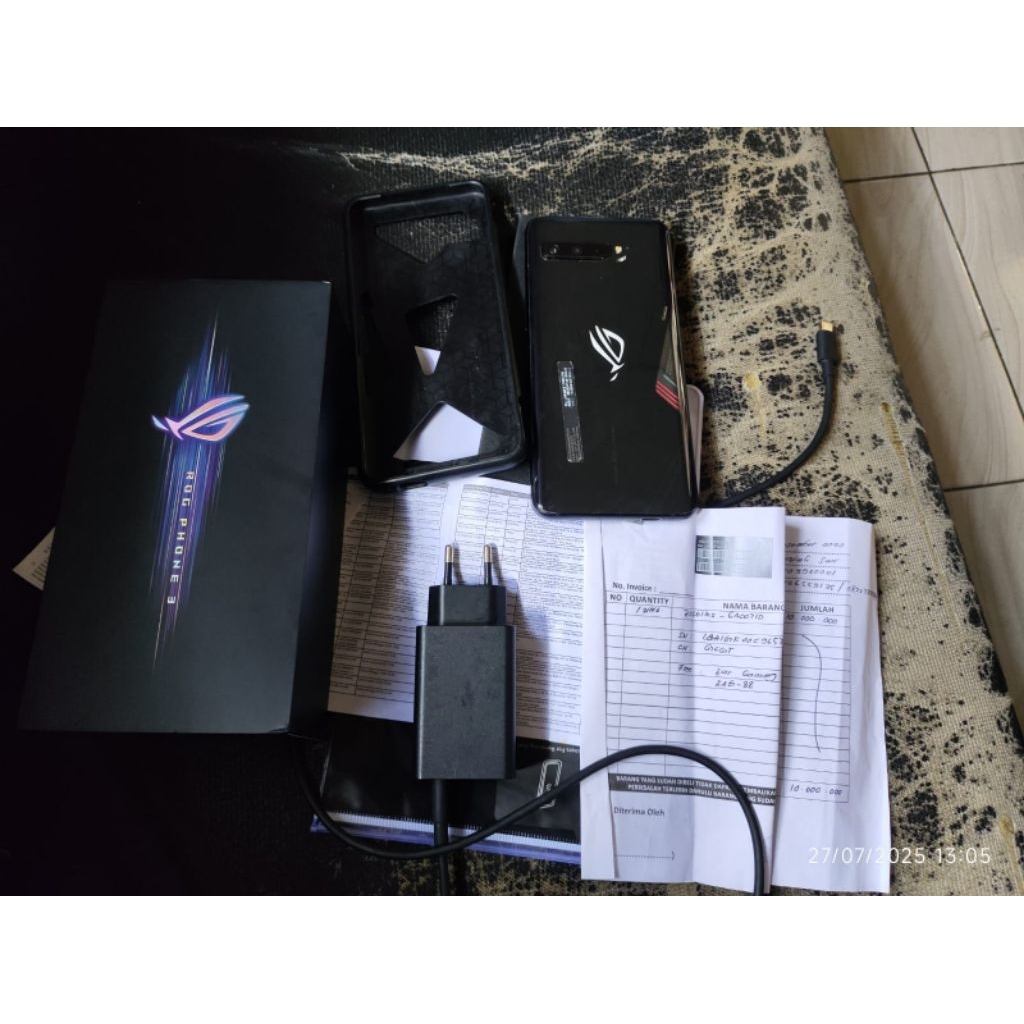 dijual asus rog phone 3 siap pakai mulus no minus pemakaian pribadi