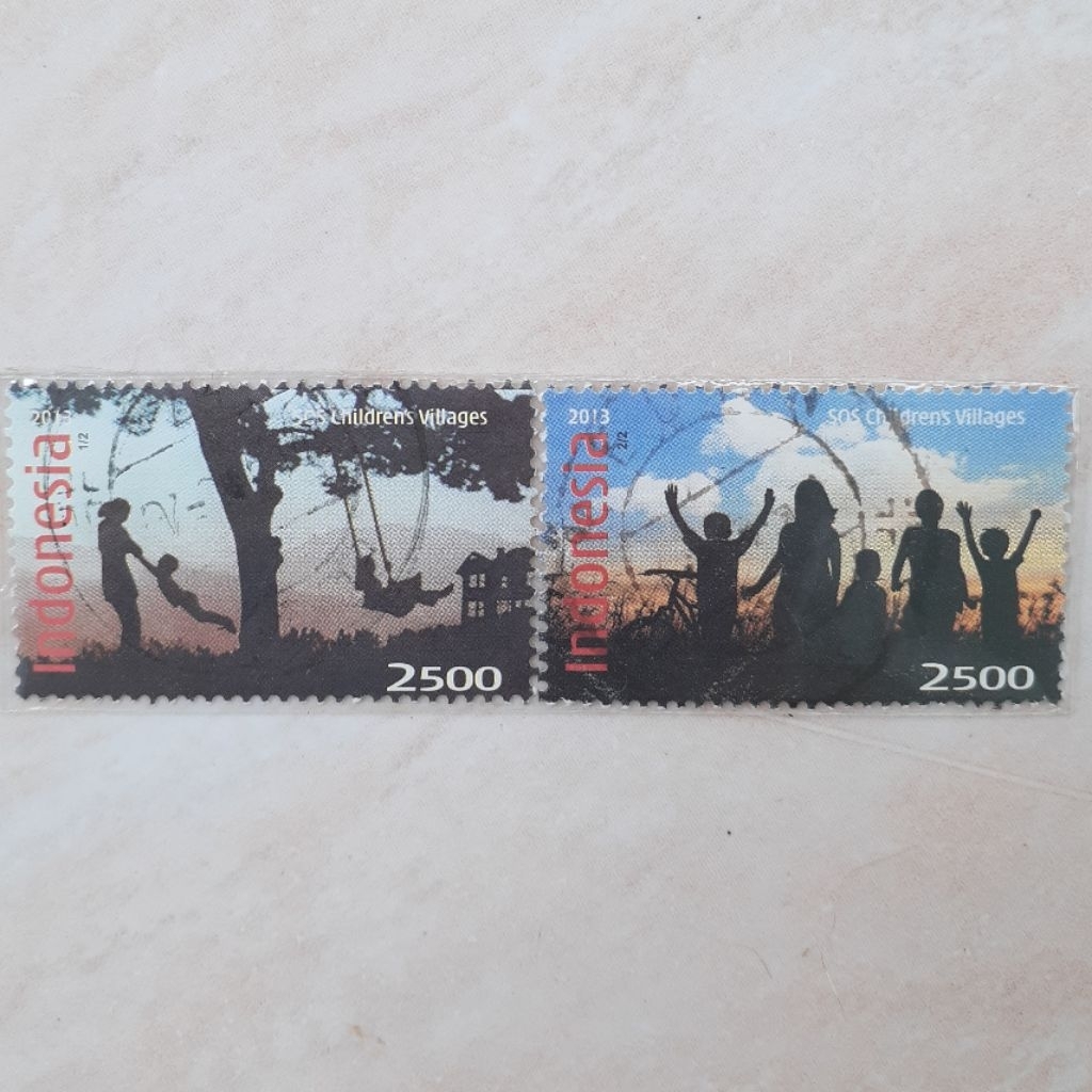 

(ID10) Perangko Indonesia SOS Children Villages Tahun 2013 set lengkap - 2pcs