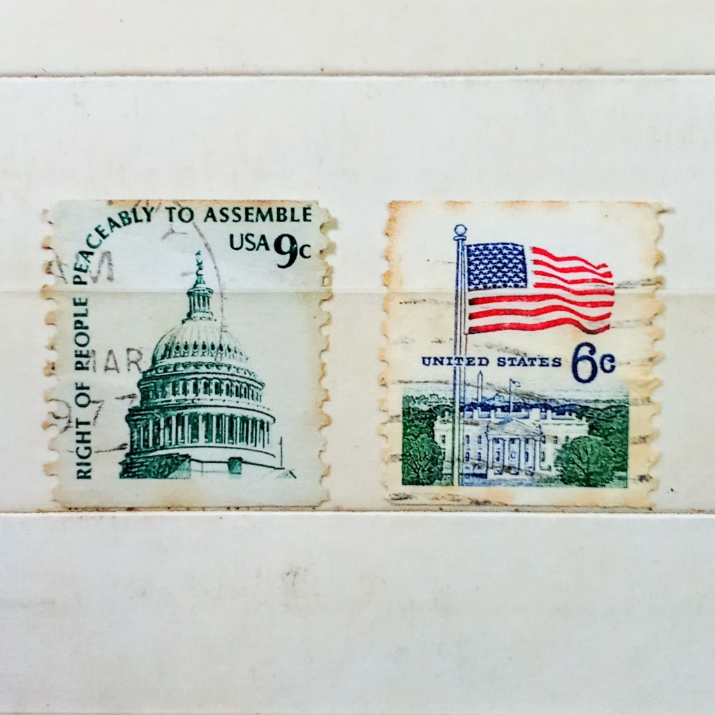 

Prangko Koleksi FIlateli Amerika Serikat 1975 US Capitol dan Bendera Amerika