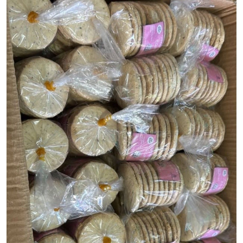 

Kue Sagu / Roti Sagu / Kue Sagon / Kue Jadul / Kue Kering / Kue Kelapa / Kelepek / Oleh oleh Pontianak