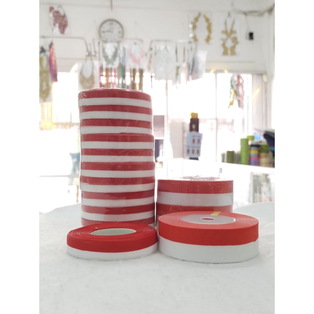 

Pita kain merah putih