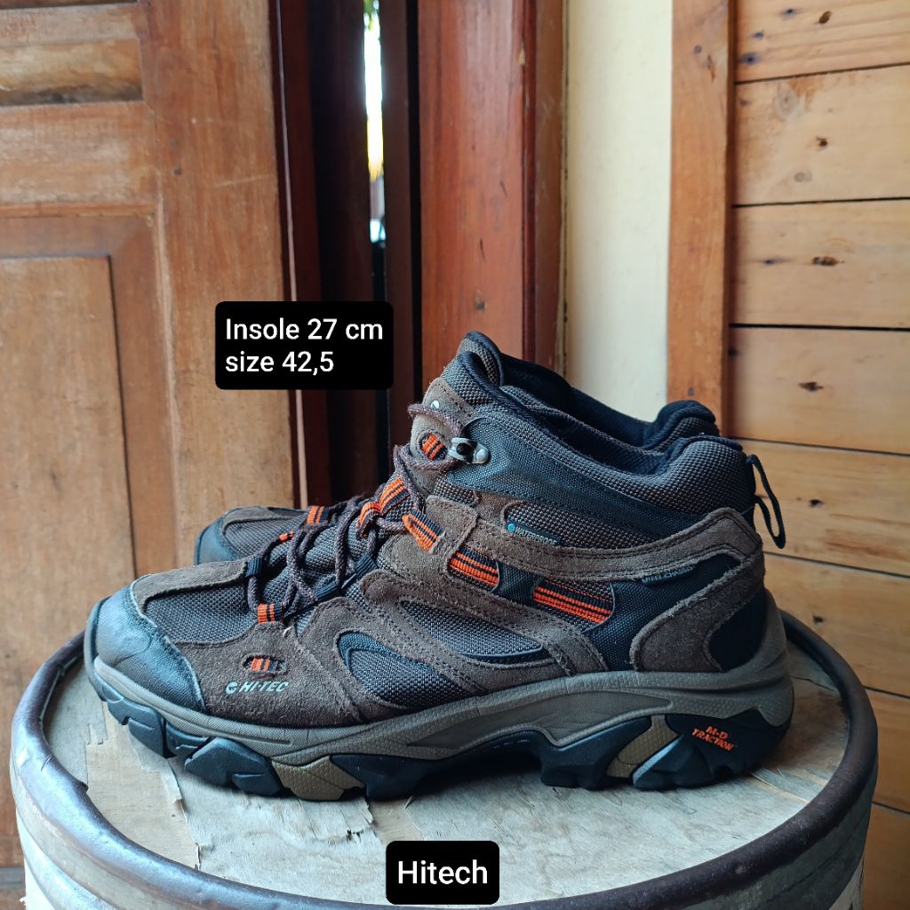 sepatu gunung second hitech size 42,5