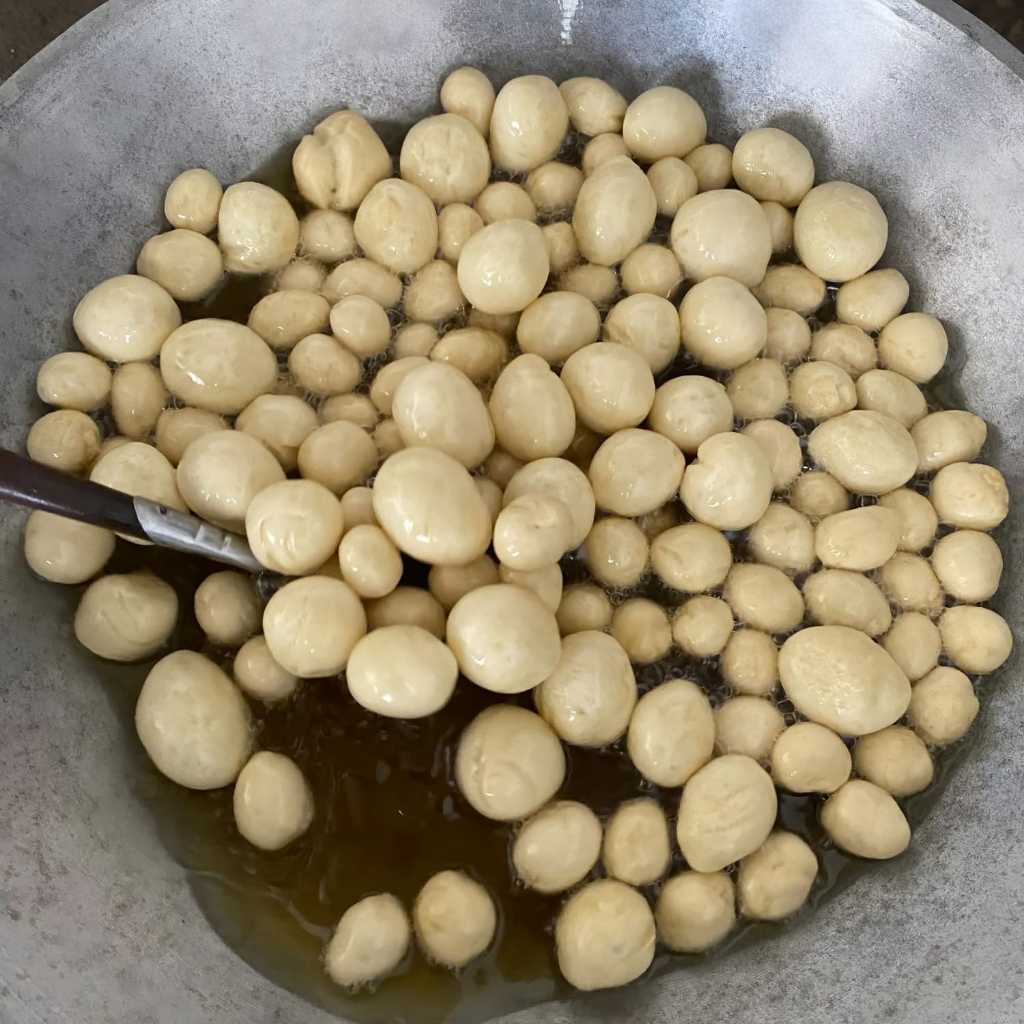 

PAKET HEMAT 5 BUNGKUS KRUPUK IKAN TENGGIRI / AMPLANG IKAN TENGGIRI KEMASAN ( 200 GRAM PERBUNGKUS ) Cemilan Kerupuk