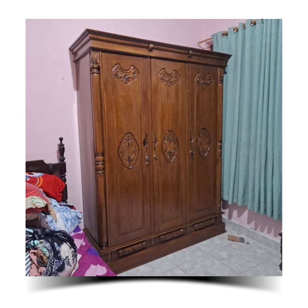 LEMARI PAKAIAN LEMARI KAYU JATI LEMARI UKIRAN JEPARA PINTU 3