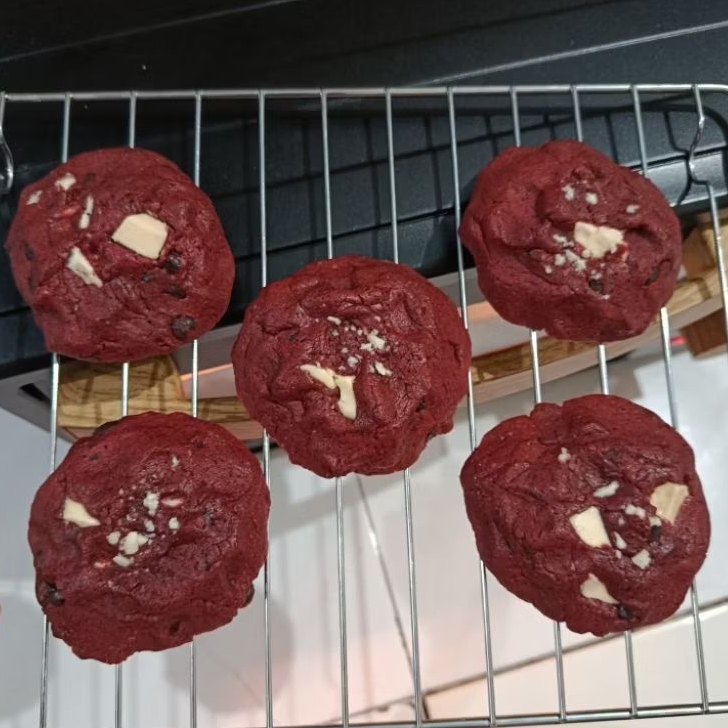 

Soft Baked Cookies _ (bundling 4pcs) by Devan Brookies