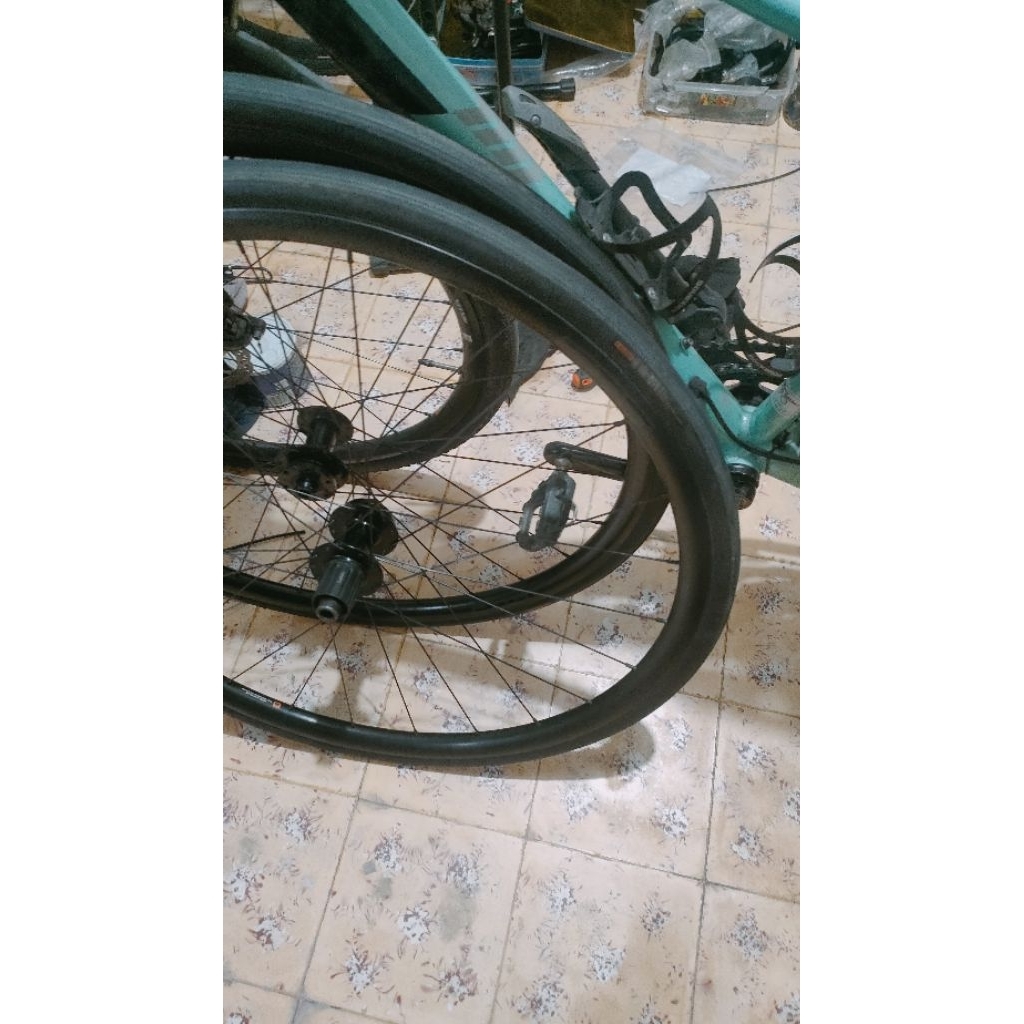 wheelset giant pr2 700c TA disc include ban giant gavia 25c tubeless