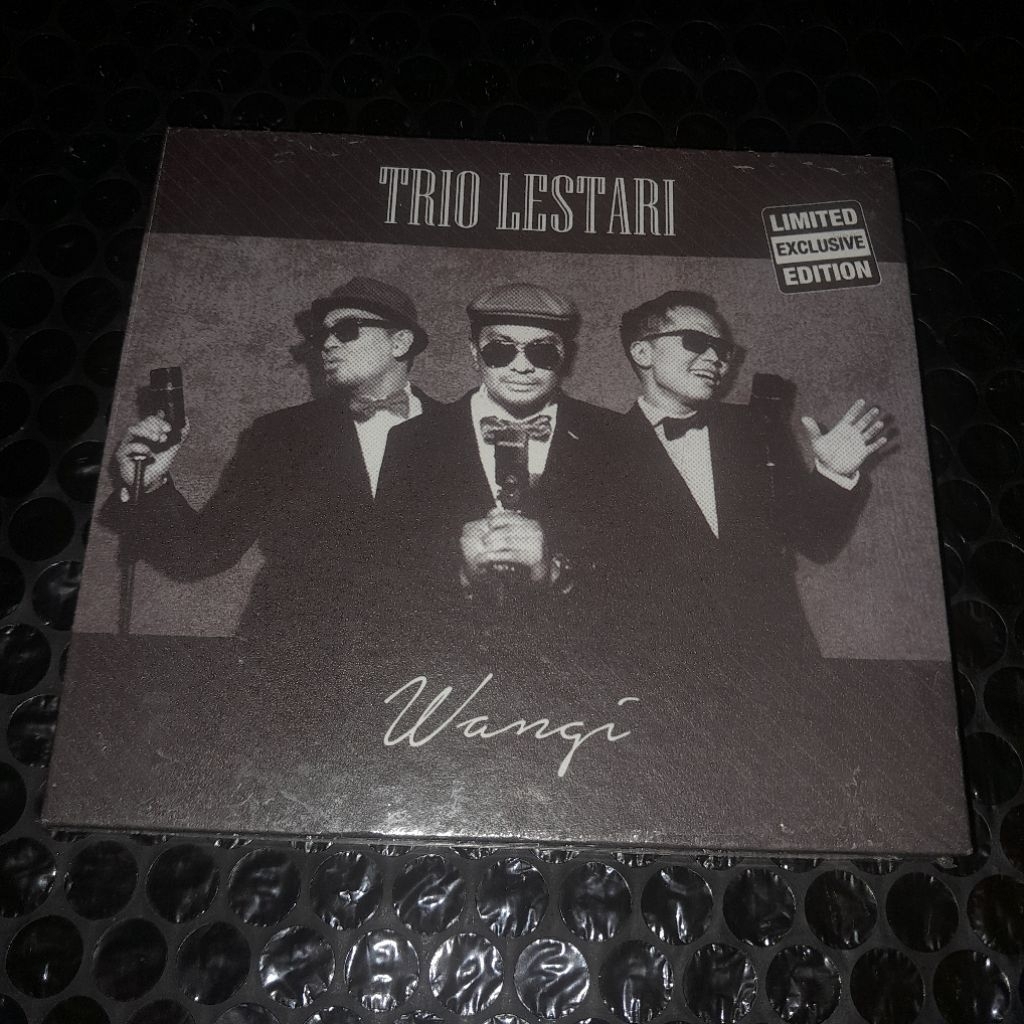 cd trio lestari wangi / segel