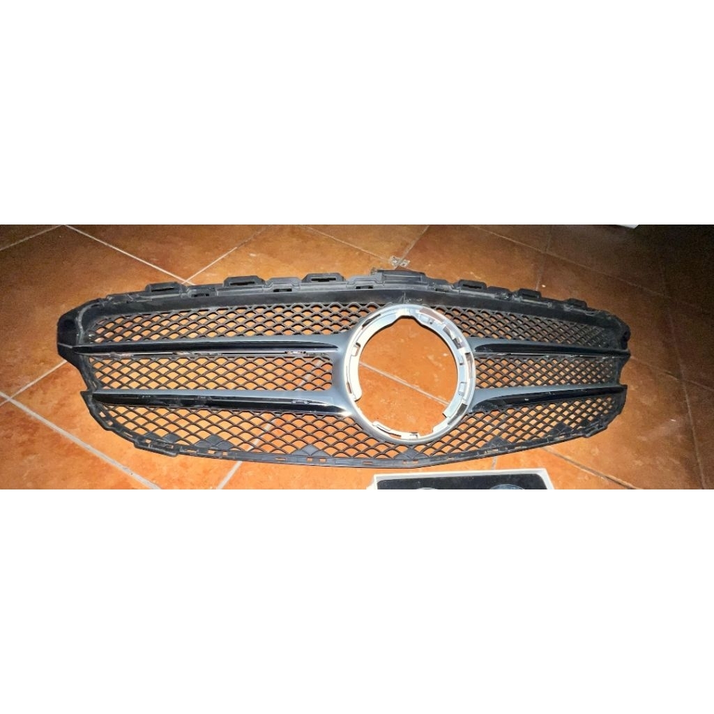 Grill depan mercy c200