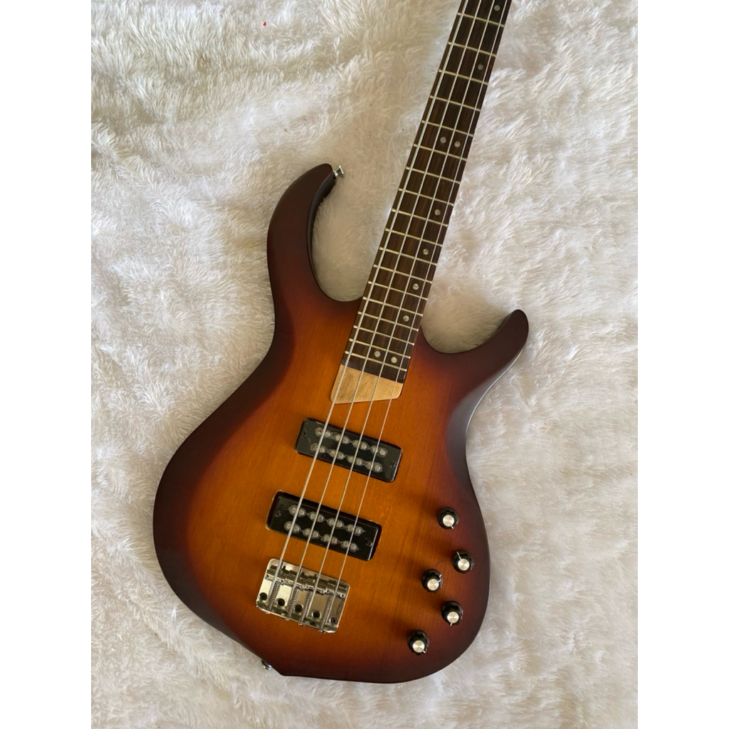 bass marcus Miller 4string preamp aktif