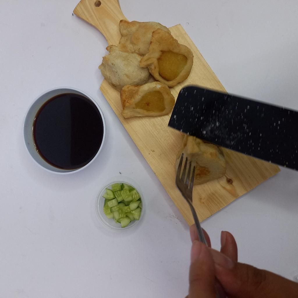 

Pempek Jumbo Kapal Selam tanpa ikan Isi 10 Pcs Siap Goreng Kuah Kemasan Rapi
