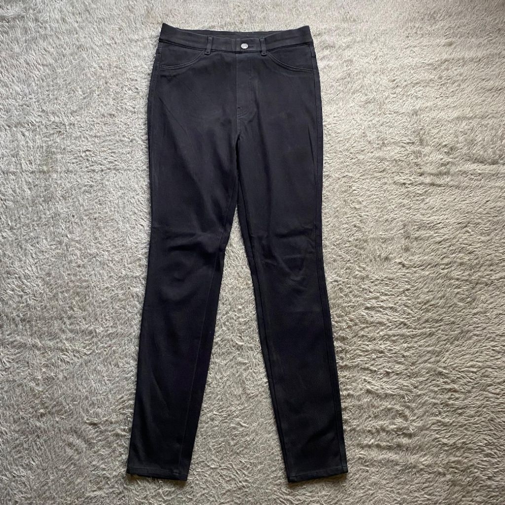 Uniqlo Celana Leging Tebal Hitam Wanita