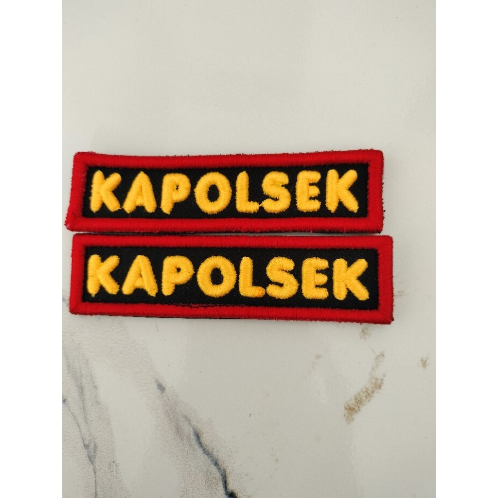 Bordir Nama Topi Kapolsek Super Timbul 3D Pakai Perekat list merah dan kuning