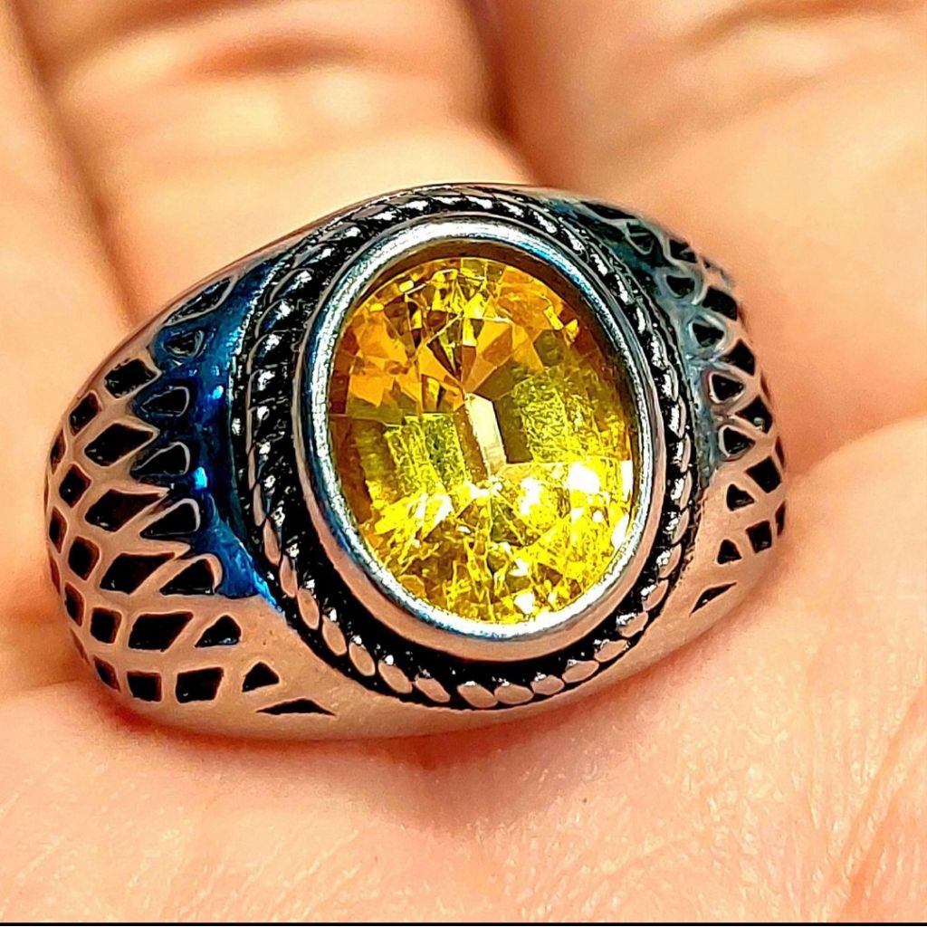 Batu yellow safir asli