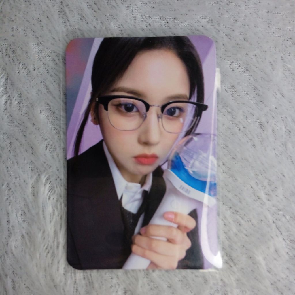 [READ DESK] PHOTOCARD OFFICIAL JIWOO NMIXX