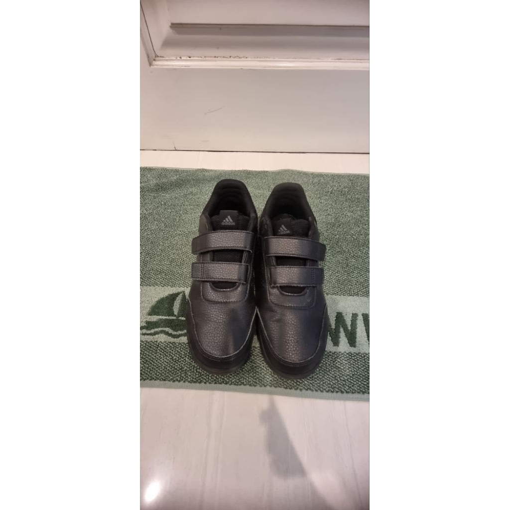 S-12 sepatu sneakers advantage size 39 1/3 used bekas ori