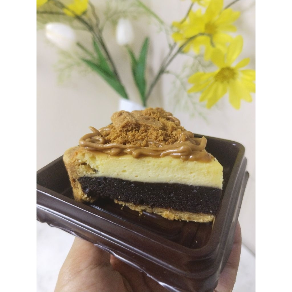 

Burnt Cheese Browpie Slice