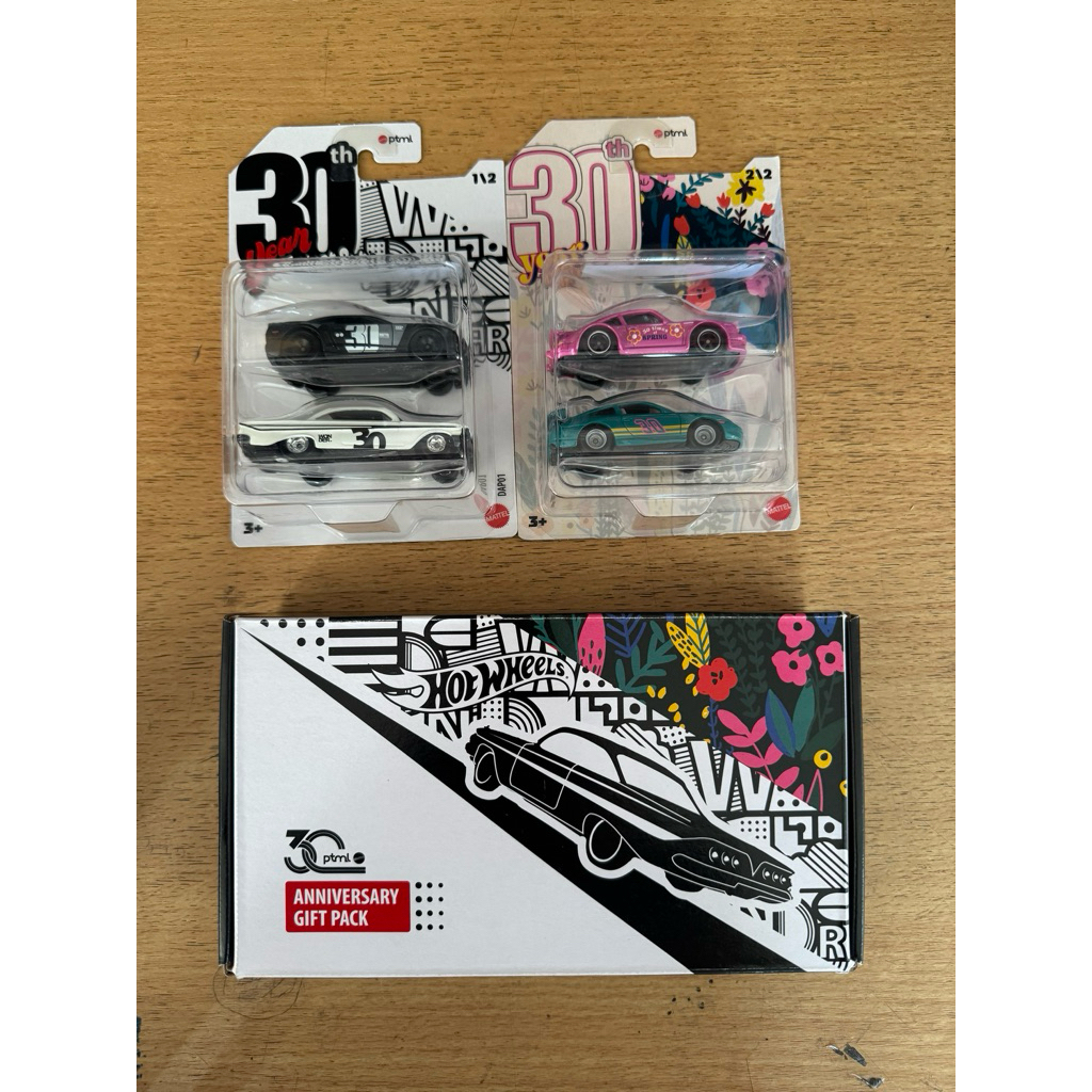 Hot wheels ptmi 30th anniversary gift pack porsche