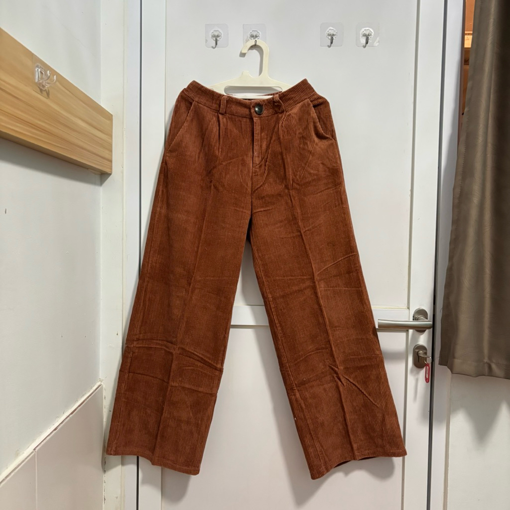 (Preloved) Jeans Corduroy Cokelat