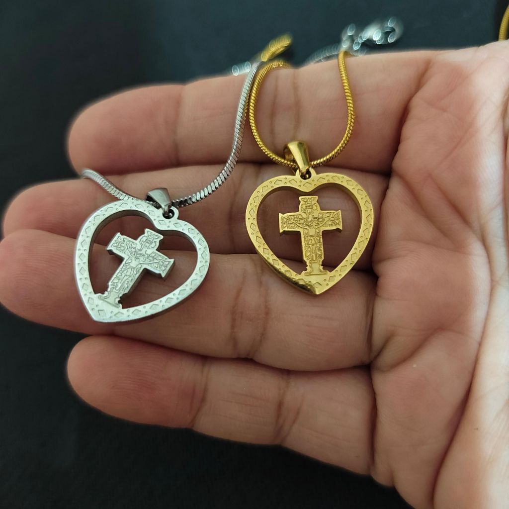 SALE kalung salib ukir couple pria wanita anti karta titanium steel