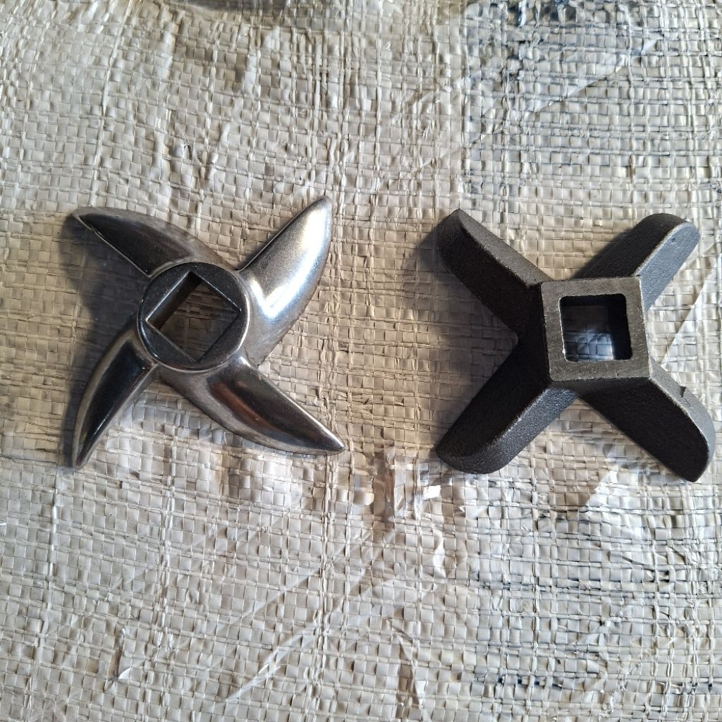 Pisau Gilingan Daging no 32