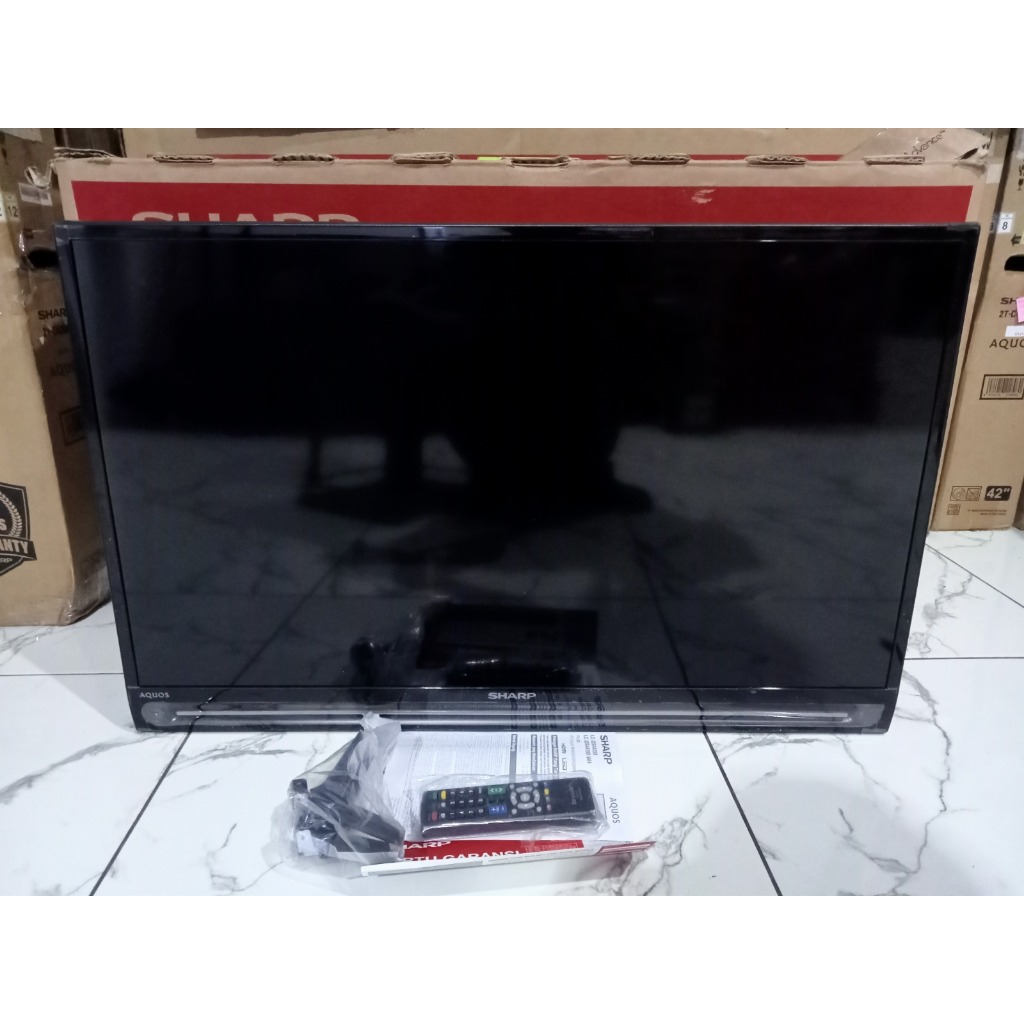 [+free packing kayu] Led Sharp 32 Inch Digital TV Gak Usah pakai STB/ Set Tob Box Kondisi bekas sege