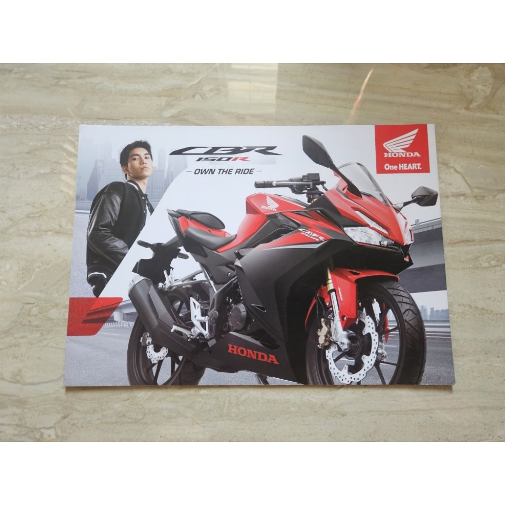 brosur katalog motor honda cbr 150 r 2024 leaflet
