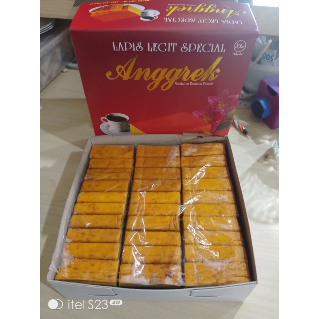 

lapis legit anggrek rasa coklat