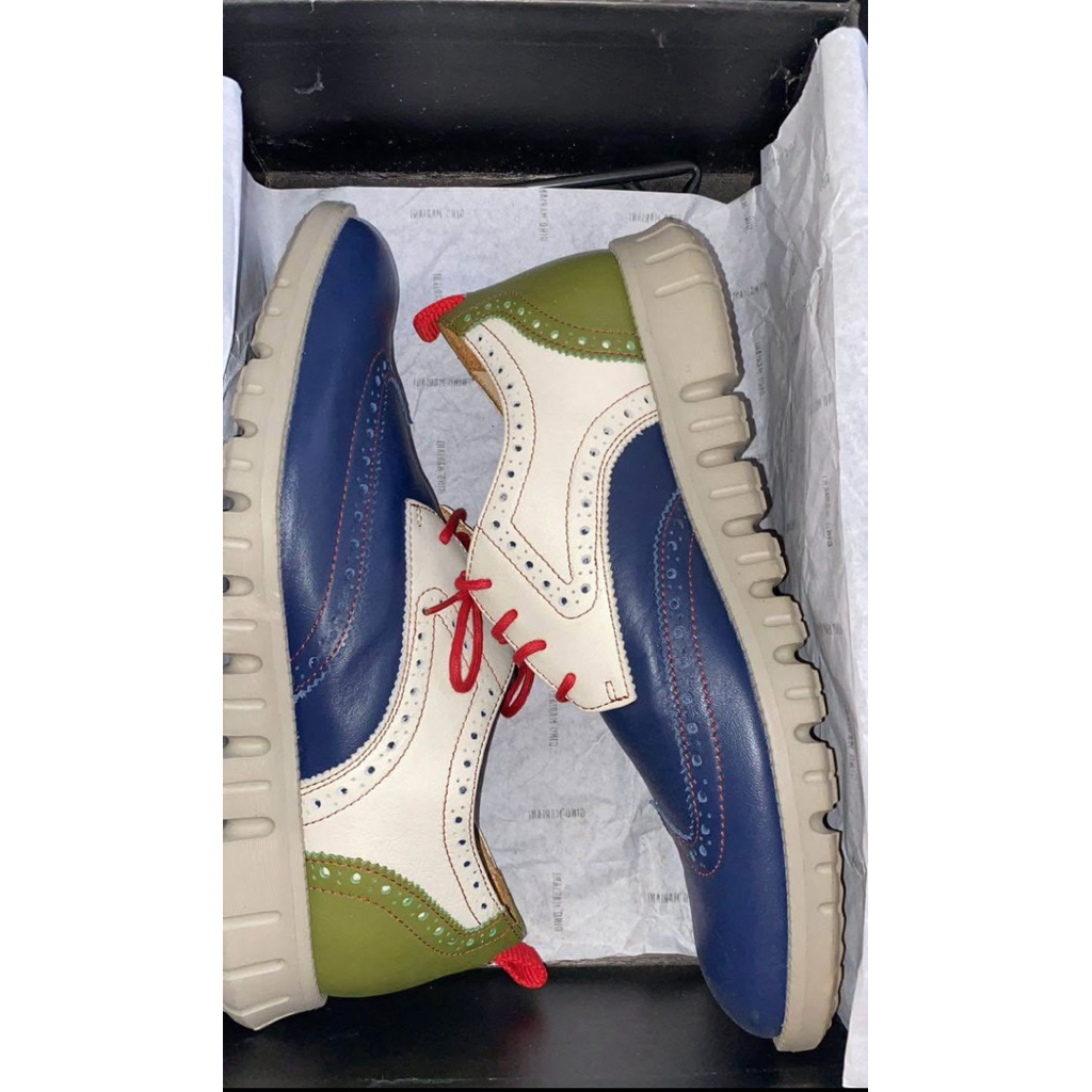 Preloved Sneakers Shoes