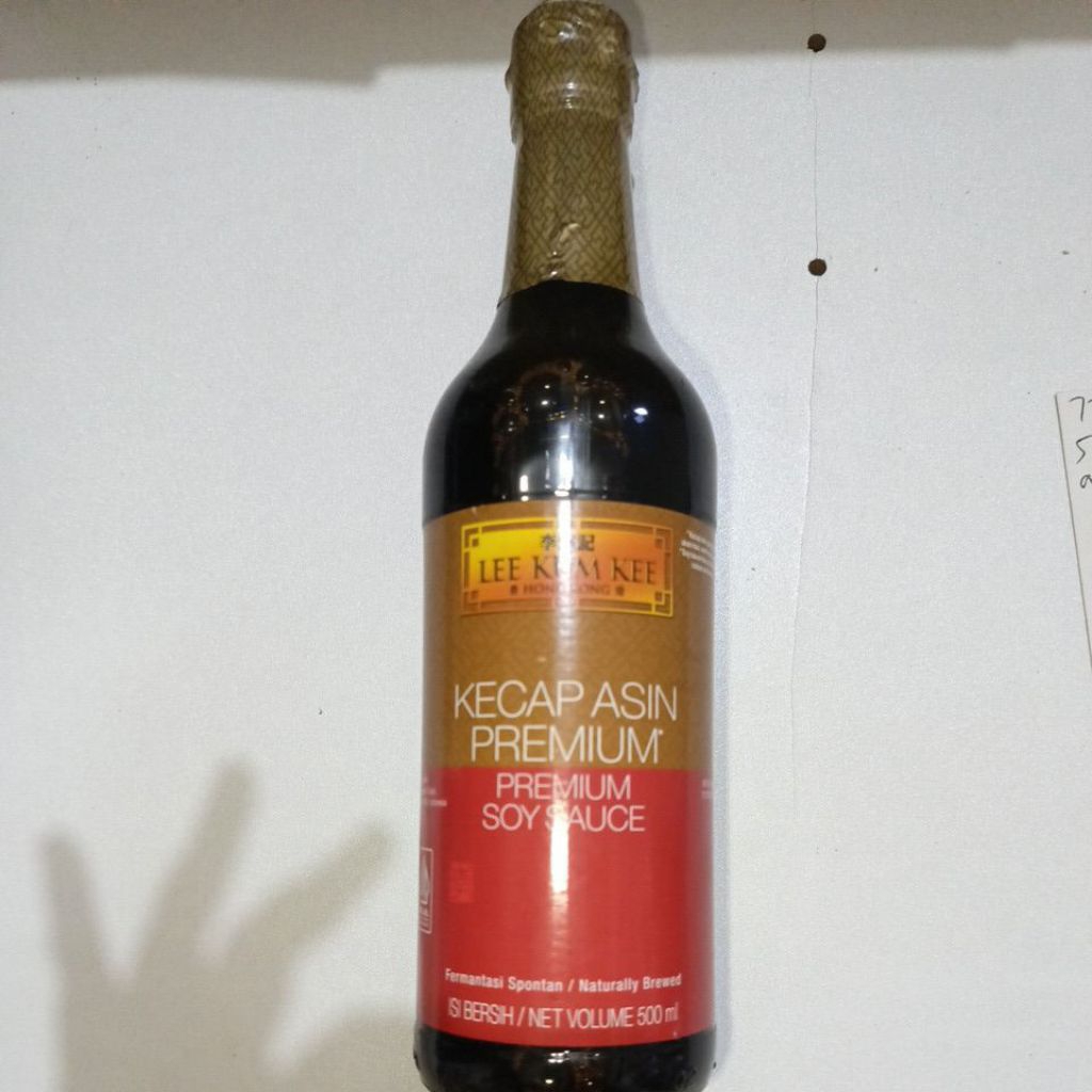 

Kecap Asin Premium Lee Kum Kee ukuran 500 ml.