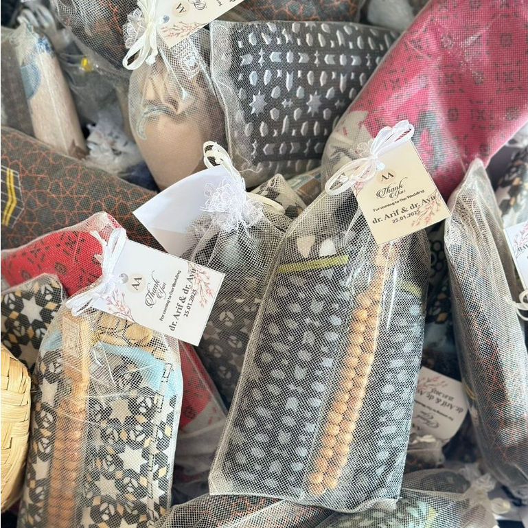 Paket Souvenir Islami – Sajadah Cantik + Tasbih Unik / Digital, Lengkap Kemasan & Ucapan