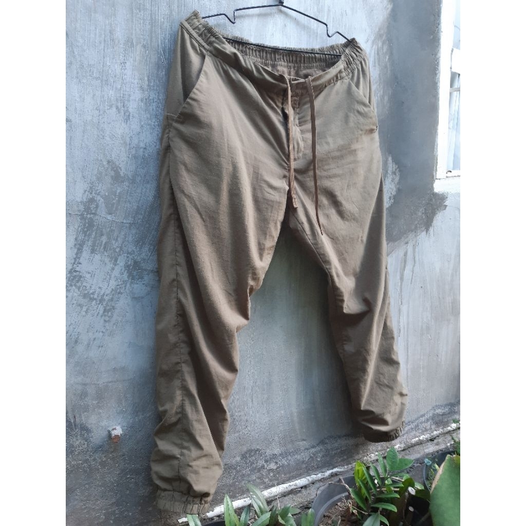 Uniqlo Outdoor Lined Waterproof Longpants