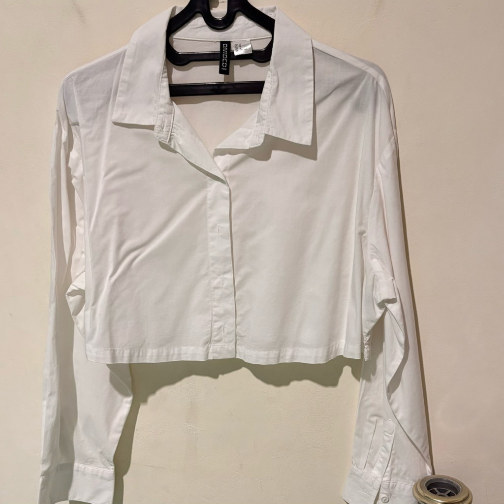 kemeja putih hnm crop longsleeve